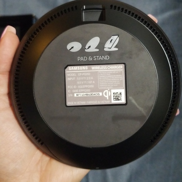 Black Samsung wireless charging convertible - Picture 4 of 5